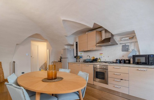 Roman Quarter Apartment | [Centrale, 2 camere] Casa Felicita