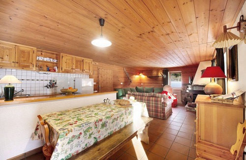 Antey-Saint-Andre Ski Chalet | Chalet 'Bas Vue Cervin Matterhorn' with Private Terrace and Wi-Fi