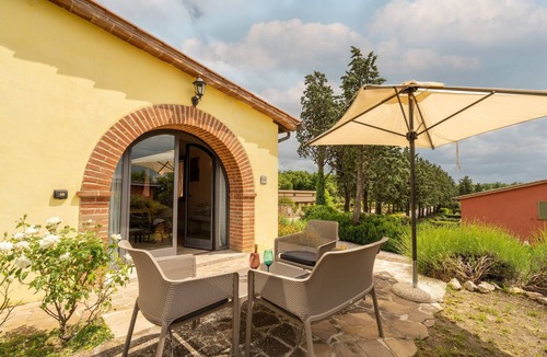 Trequanda Ski Chalet | Chalet Cigno - Apartment in Tuscany