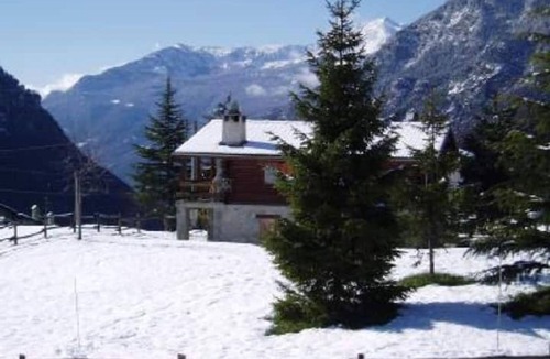 Antey-Saint-Andre Ski Chalet | Chalet 'Haut Vue Cervin Matterhorn' with Private Terrace and Wi-Fi