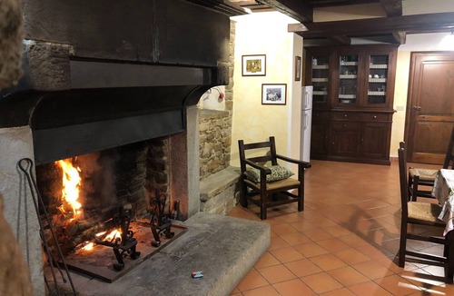 Apecchio Ski Chalet | Chalet in Apecchio with Pool and Mountain Views