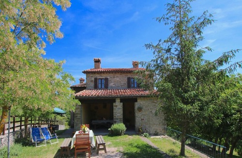 Apecchio Ski Chalet | Chalet in Apecchio with Pool and Mountain Views