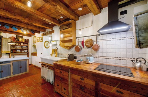 Valtournenche Ski Chalet | Chalet 'Le Du Coq Rouge' with Mountain View, Private Garden and Wi-Fi