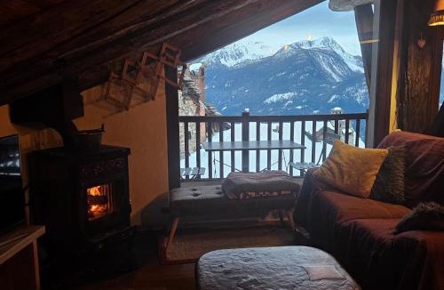 La Salle Ski Chalet | Chalet Lumière Alpine