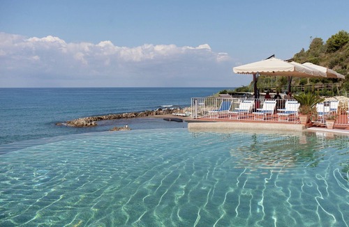 Marina Lido House | Chalet Retreat in Cilento