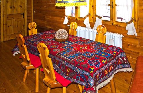 Antagnod Ski Chalet | Chalet Tradizionale con bel giardino