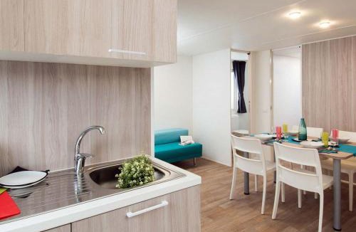 Baia Domizia Ski Chalet | Chalet w Terrace & Pool