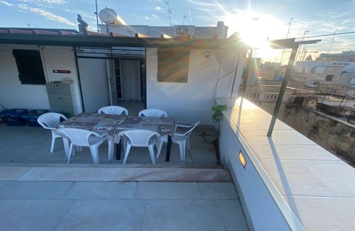Bitonto Apartment | Chalet 'Weißes Haus' mit Wasserblick by Interhome
