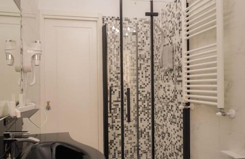 Pontecagnano Faiano Apartment | Charlemagne appartamento 65 m2, 2 camere da letto, 2 bagni, ampio patio, 6 posti letto
