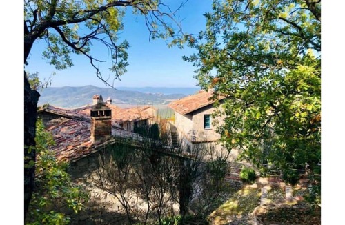 Piegaro House | Charmante Maison Dans un Village Privé