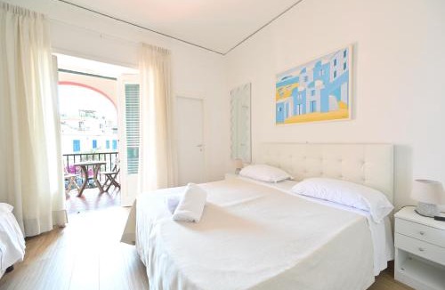 Ischia Porto Hotel | Charme Hotel La Villa Tina