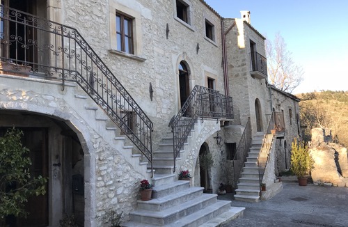 San Benedetto in Perillis Hotel | Charme in Perillis