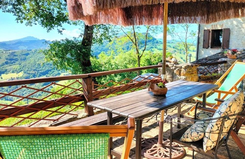Penna San Giovanni Apartment | Charming apartment in a hillside villa.