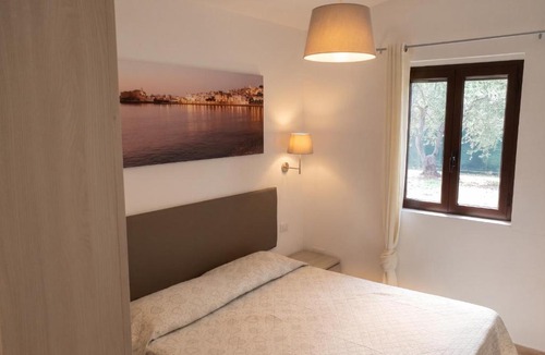Chiesiola Apartment | Charming apartment in Vieste with shared pool - 35 m²