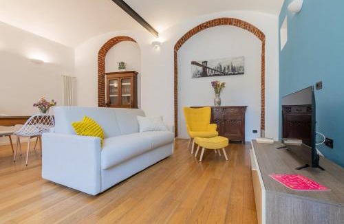 Cit Turin Apartment | Charming Colorful Brick by Wonderful Italy