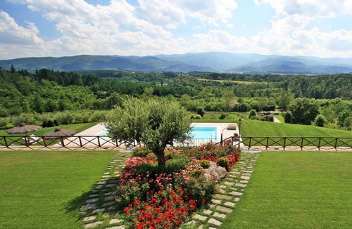 Bibbiena Villa | Charming villa in panoramic position w/private pool