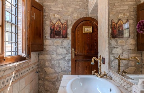 Valfabbrica Villa | Charming Villa near Assisi, Service & Experience