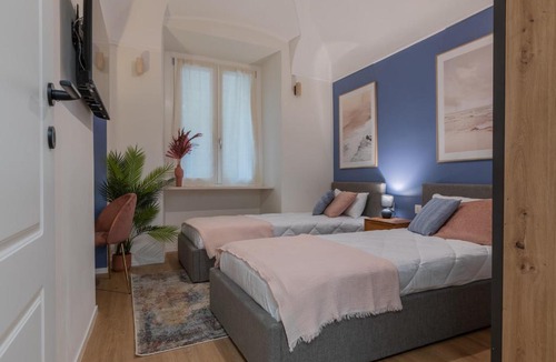 Roman Quarter Apartment | Cheerful Blue Flat by Wonderful Italy