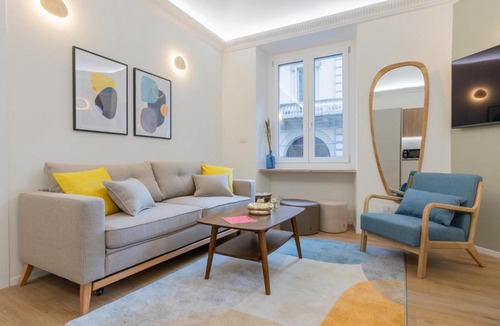 Roman Quarter Apartment | Cheerful Blue Flat by Wonderful Italy