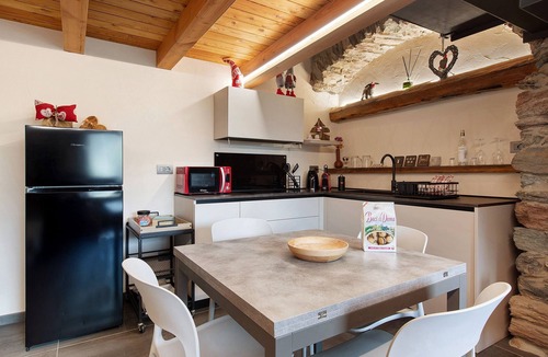 Torgnon House | Chez Margot et Sophie – Charm, Stonework and Alpine Views