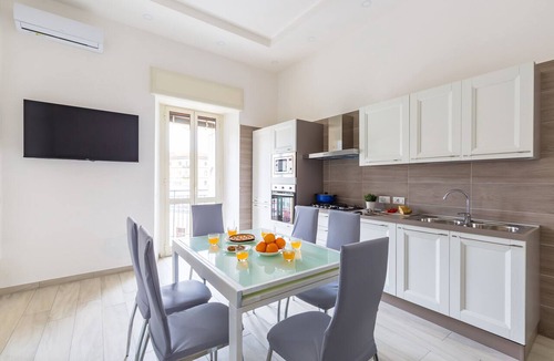 Naples City Centre Apartment | Chiara Modern Apartment by Wonderful Italy