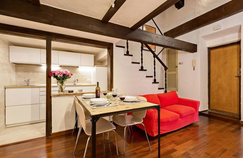 Rione XI Sant'Angelo Apartment | Chiavari 38 | Perfect location in the center of Rome