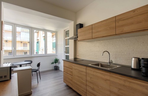 San Ferdinando Apartment | Chic and Spacious Just few Steps fm the Seafront & Famous Piazza del Plebiscito