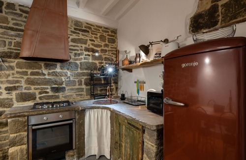 Cortona Old Town Apartment | City/Village Apartment in Cortona with 2 bedrooms sleeps 4