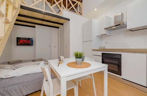 Zona Padova Apartment | Clit1: Bright Loft Near Loreto