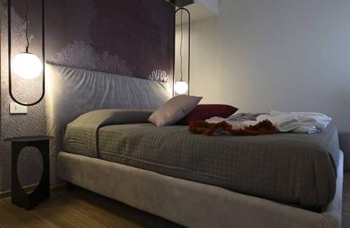Municipio 3 Apartment | COBALTO Room- Aurisea Luxury Stays