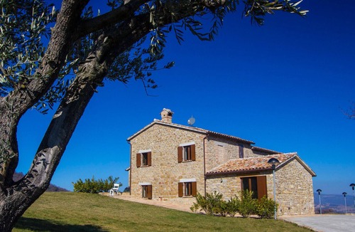 Pergola Villa | Col di Luce 8 by Marche Holiday Villas
