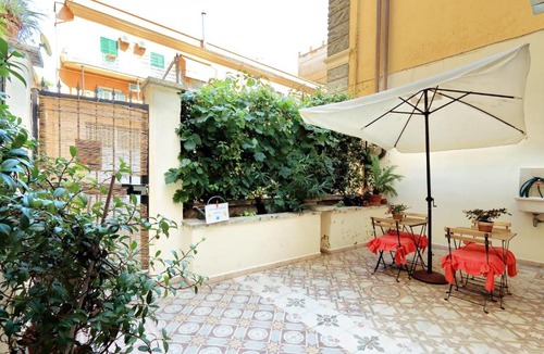Monti Apartment | Colosseo Apartment With Garden