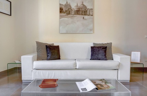 Monti Apartment | Colosseo Gardens - C8