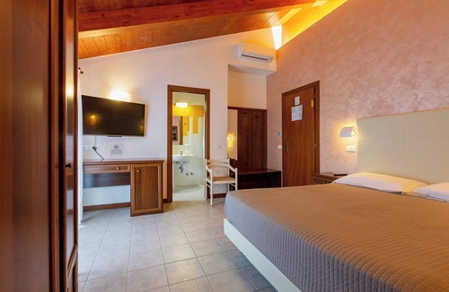 Marina Romea Hotel | Columbia