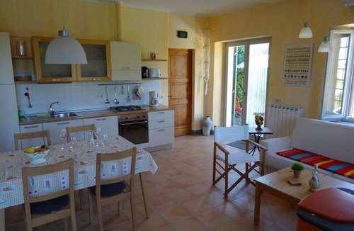 Orciano di Pesaro Apartment | Comfort apartment "Giardino" with pool - fantastic panoramic location near the sea