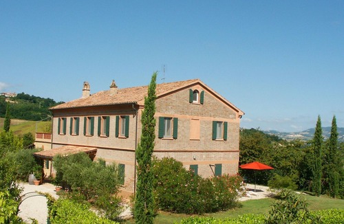 Orciano di Pesaro Apartment | Comfort apartment "Giardino" with pool - fantastic panoramic location near the sea