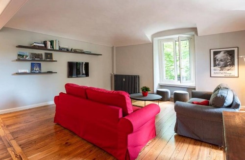 Historic Centre Apartment | Comfort For Groups & Families in city center