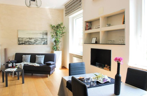 Sestri Ponente Apartment | Comfort & Relaxation - Jacuzzi - Parking & Near the Airport