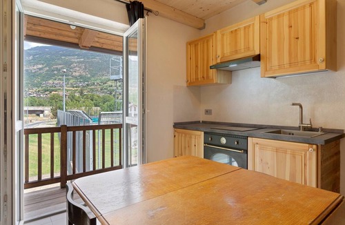 Aymavilles Apartment | Comfort Studio with Mountain View, Shared Terrace and Wi-Fi