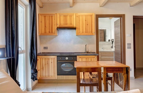 Aymavilles Apartment | Comfort Studio with Mountain View, Shared Terrace and Wi-Fi