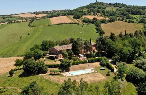 Barchi Apartment | Comfortable and spacious apartment on small estate, central in Le Marche.