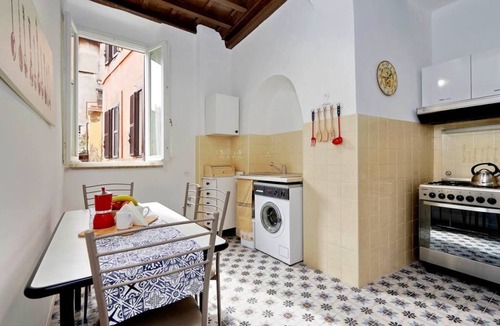 Rione VI Parione Apartment | Comfortable apartment for 4 people near Campo dei Fiori