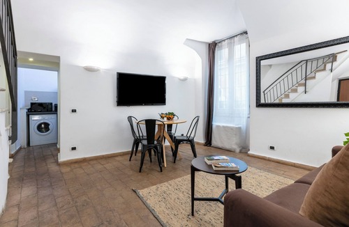 Campitelli Apartment | Completely renovated two-level apartment next Colosseum