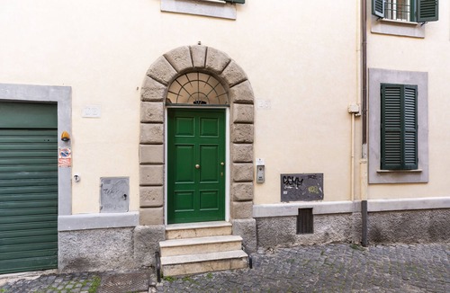 Campitelli Apartment | Completely renovated two-level apartment next Colosseum