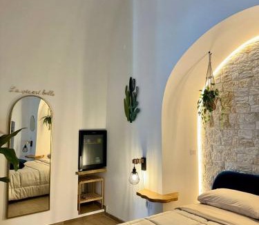 Municipio 5 Apartment | ConteMossa Suite with whirlpool