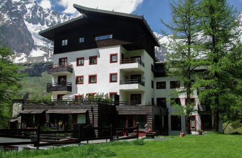 Cervinia Apartment | Contemporary Apartment in Breuil-Cervinia near Ski Area