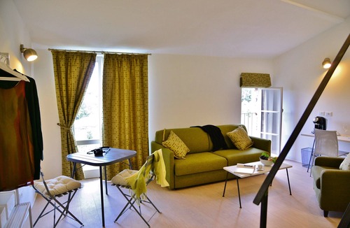 Citta della Pieve Apartment | Contemporary comfort in an airy two-level studio suite in a Medieval townhouse
