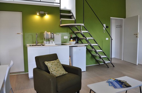 Citta della Pieve Apartment | Contemporary comfort in an airy two-level studio suite in a Medieval townhouse
