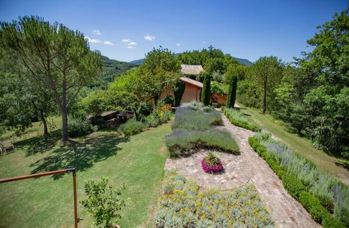 Assisi Apartment | Converted farmhouse apartment, Swimming Pool, free WIFI (Masolino)