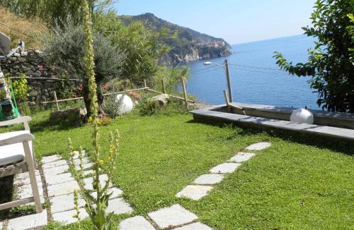 Corniglia Bed & Breakfast | Corte Del Gallo